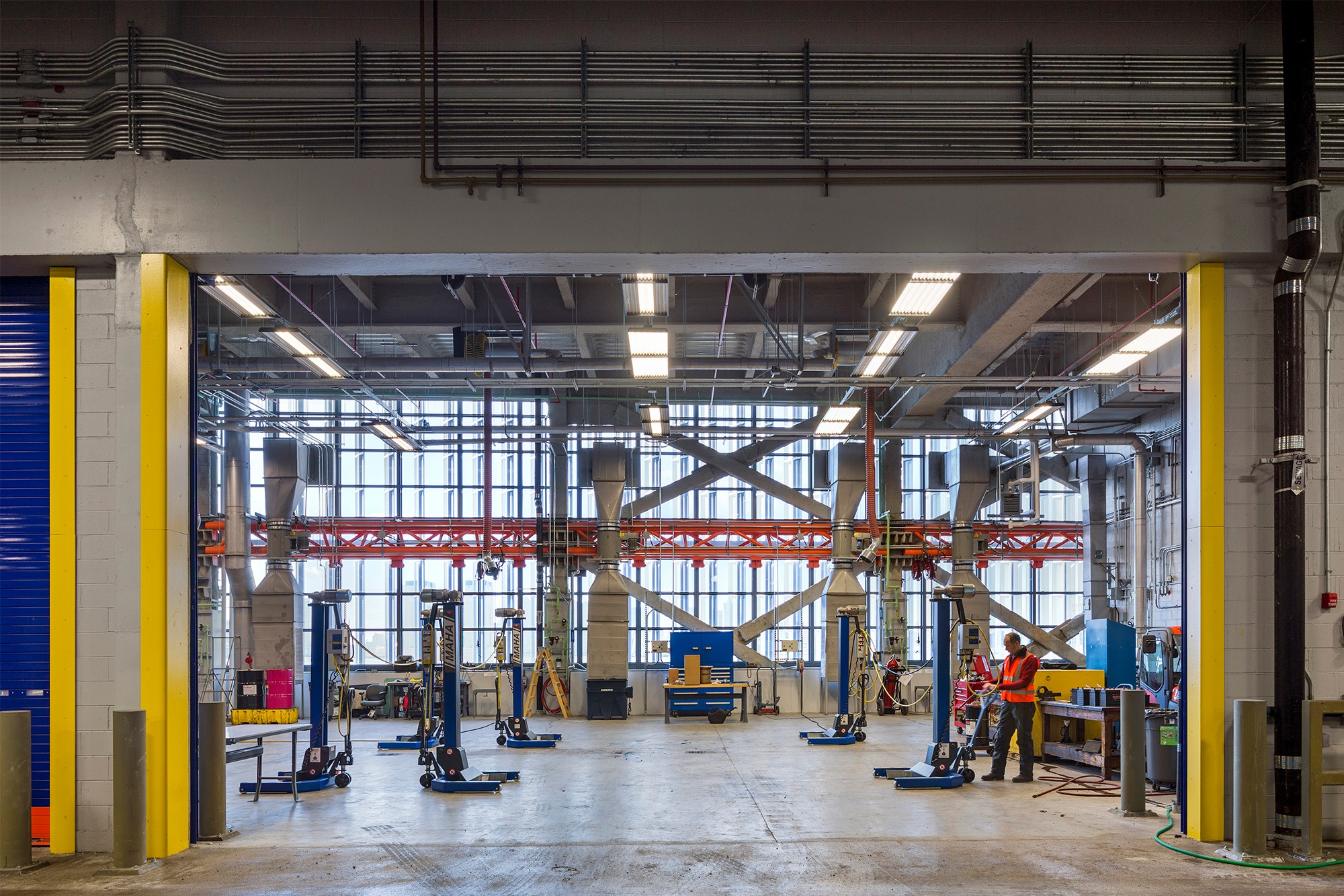 Manhattan Districts 125 Garage