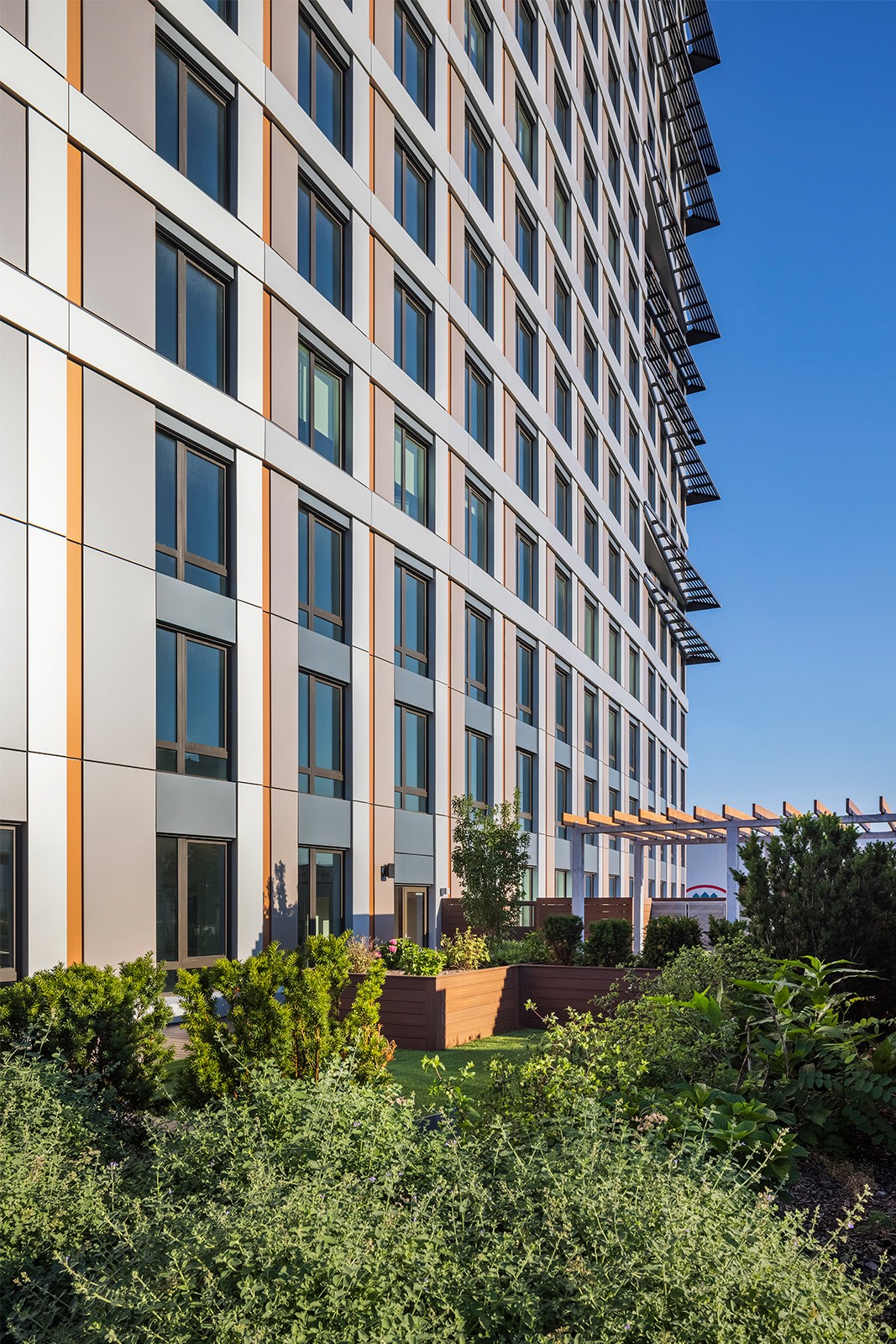 425GC Terrace 2