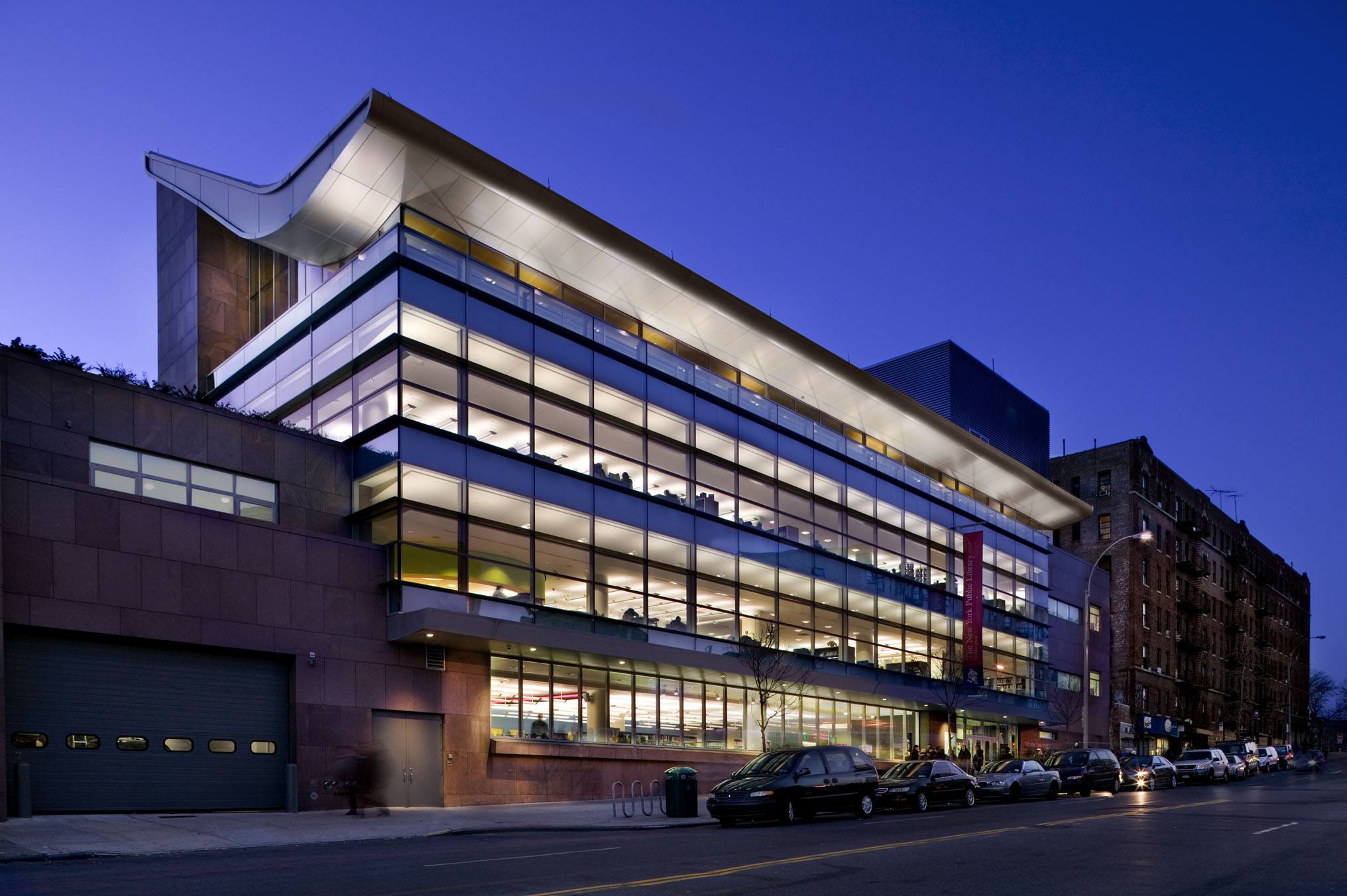 BronxLibraryCenter 0015 John Bartlestone Exterior