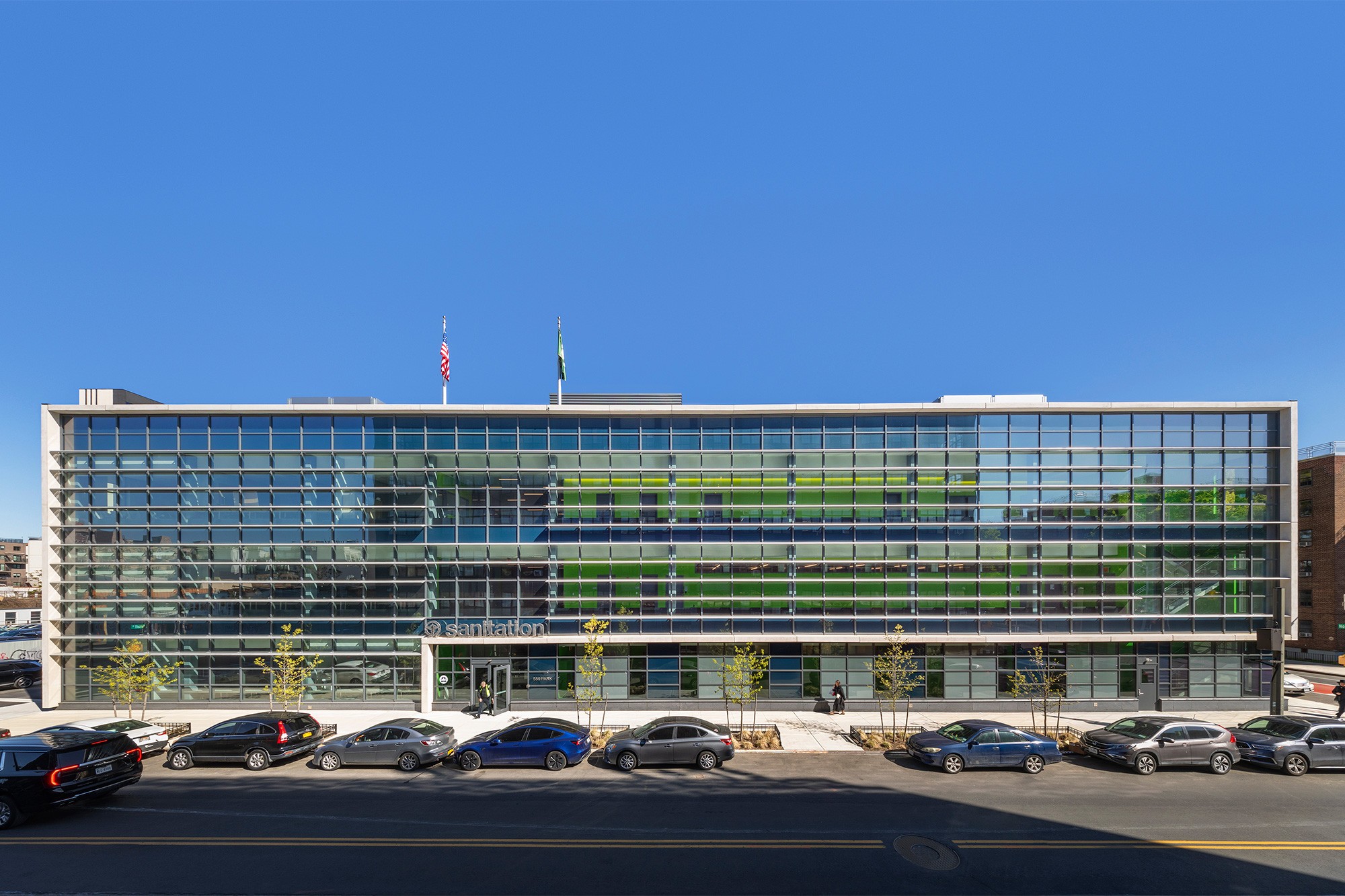 Dattner-Architects-NYC-Brooklyn-3-District-Garage-060_Exterior