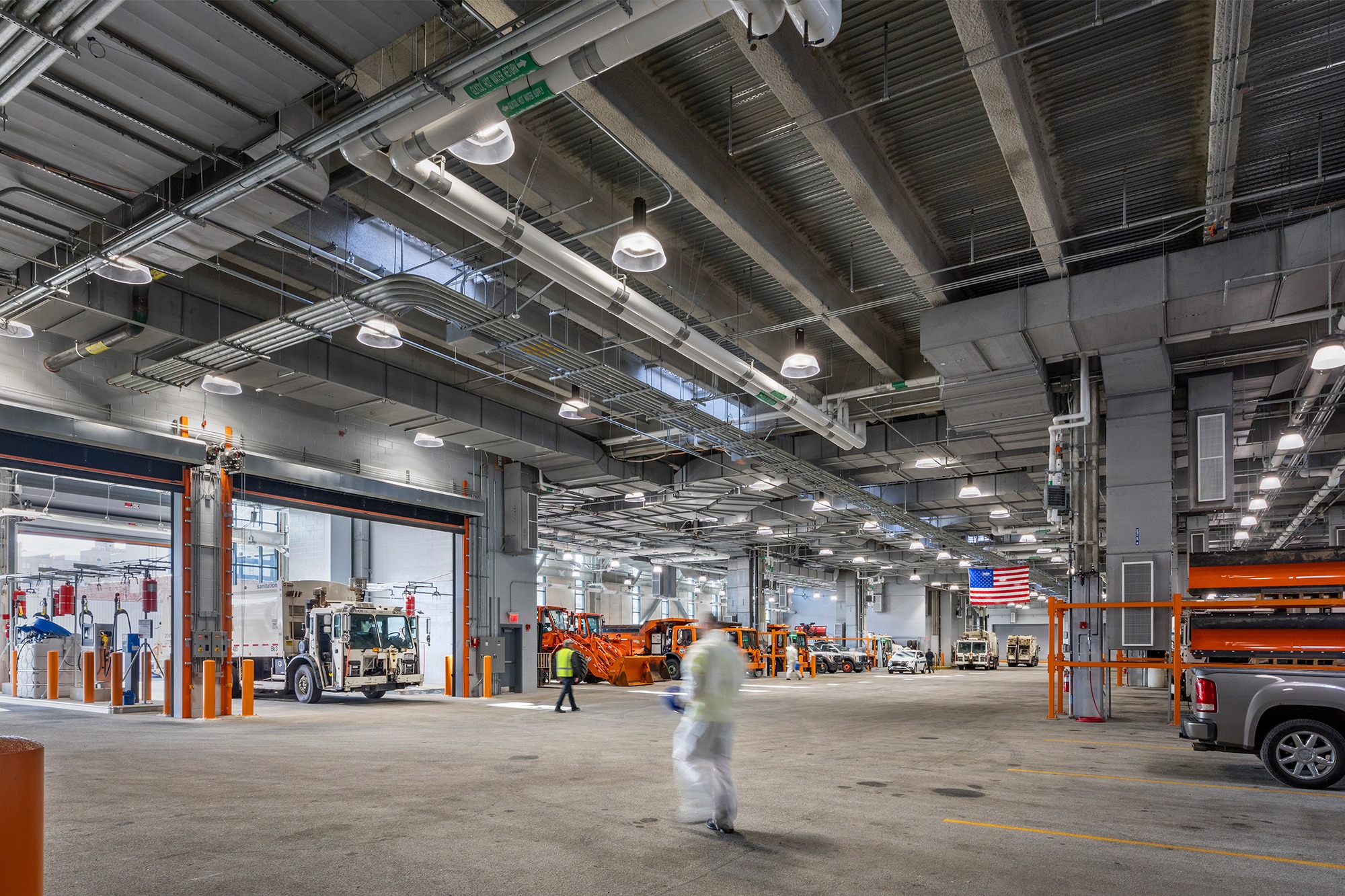 Dattner-Architects-NYC-DSNY-Brooklyn-3-District-Gragae-132_Garage