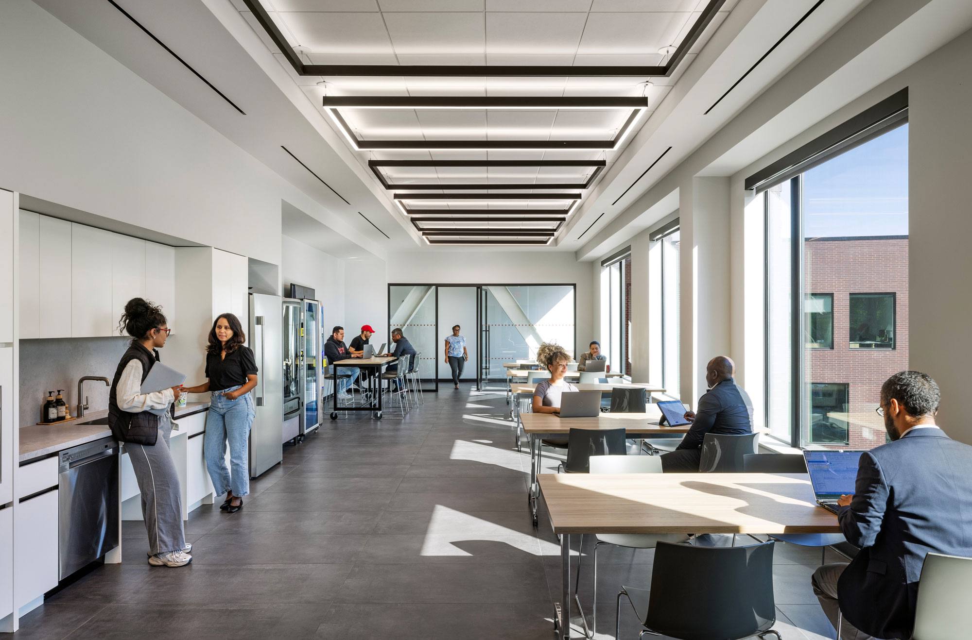 300-Huntington_1738_Albert-Vecerka_20_Pantry