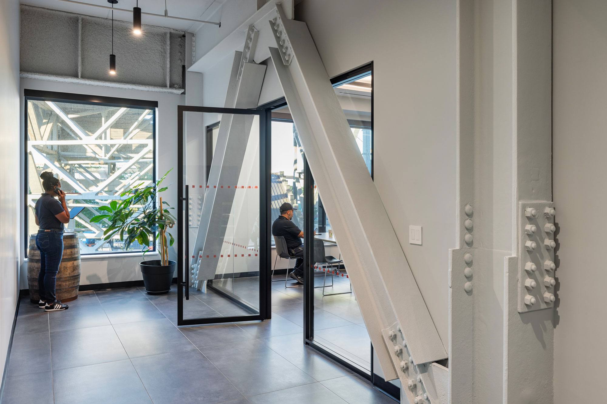 300-Huntington_1738_Albert-Vecerka_03_Interior