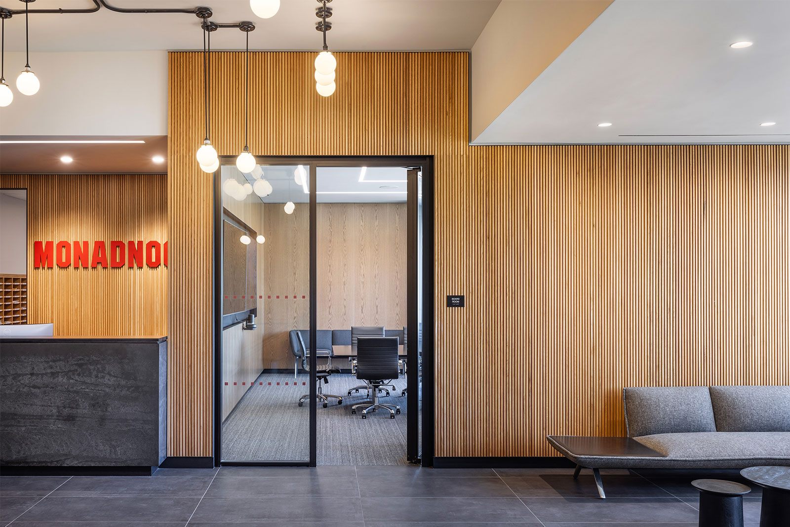 300 Huntington 1738 Albert Vecerka Rollover Image